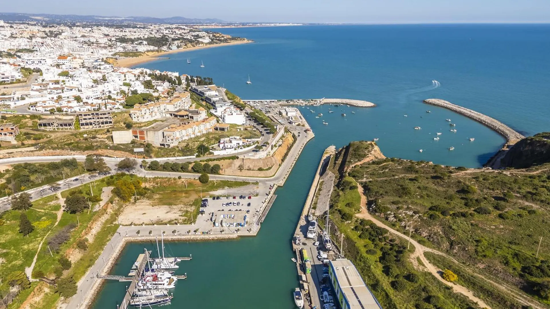 Marina Breeze Apartment With Pool - 900M From The Beach Albufeira