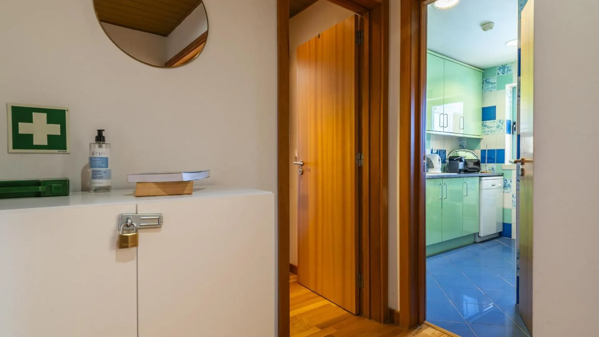 Marina Breeze Apartment With Pool - 900M From The Beach Albufeira