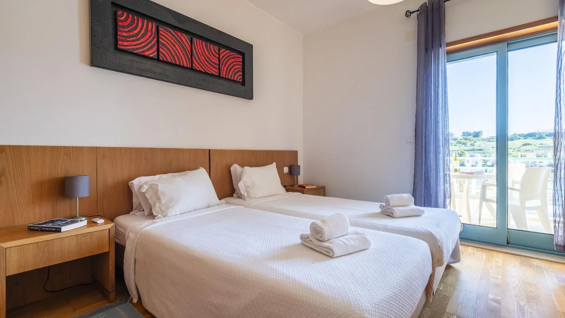 Marina Breeze Apartment With Pool - 900M From The Beach Albufeira