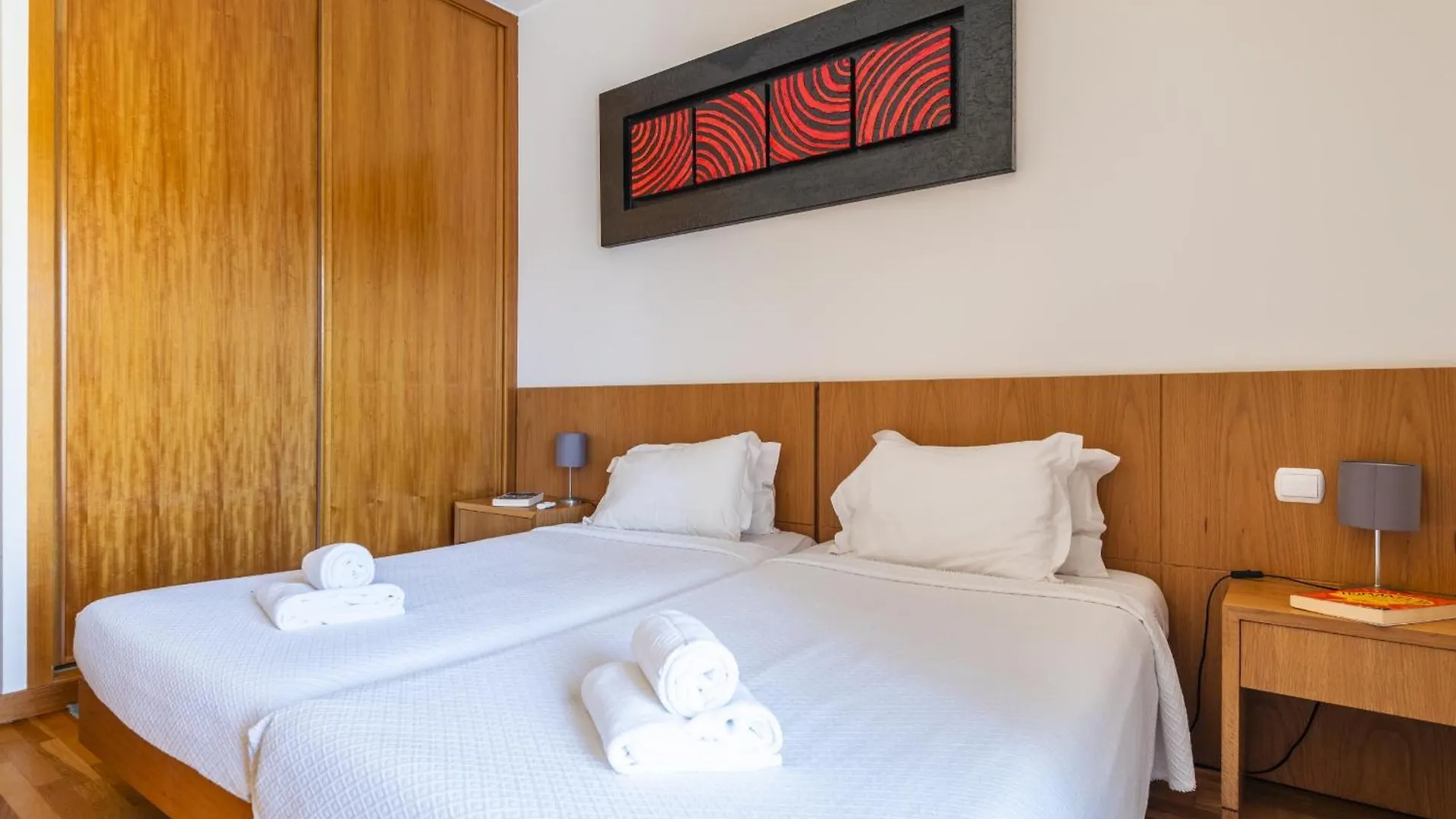 Marina Breeze Apartment With Pool - 900M From The Beach Albufeira 0*,  Portugal